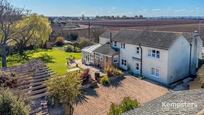 5 Bedroom Detached House For Sale In Blue Anchor Lane, West Tilbury, Tilbury, RM18