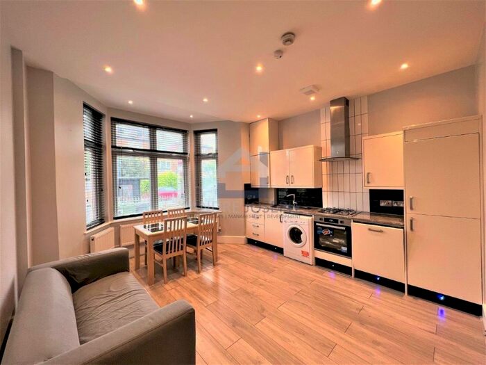 1 Bedroom Flat To Rent In Thornton Avenue, Streatham Hill, SW2