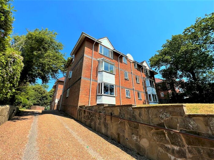2 Bedroom Flat To Rent In Hastings Road, Bexhill On Sea, TN40