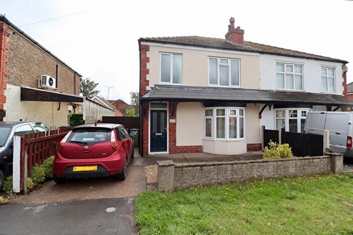 4 Bedroom Semi-Detached House For Sale In Bunkers Hill, Lincoln, LN2