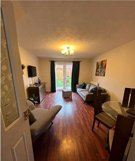 2 Bedroom Terraced House To Rent In Southall, Southall, UB2