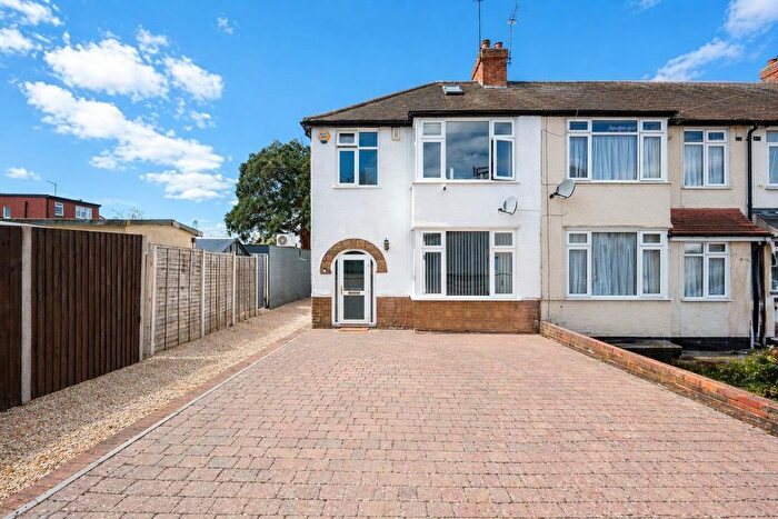 3 Bedroom Terraced House For Sale In Morley Road, North Cheam, SM3