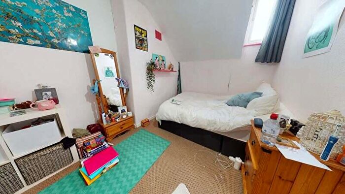 2 Bedroom Terraced House To Rent In Royal Park Avenue, Hyde Park, Leeds, LS6