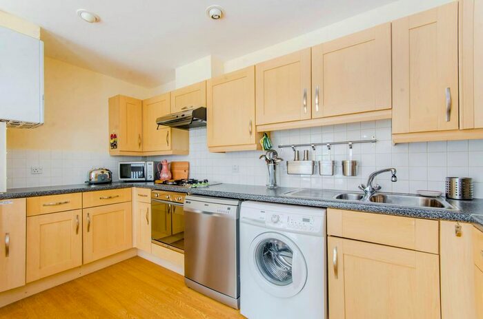 2 Bedroom Flat To Rent In Mildmay Park, Mildmay, London, N1