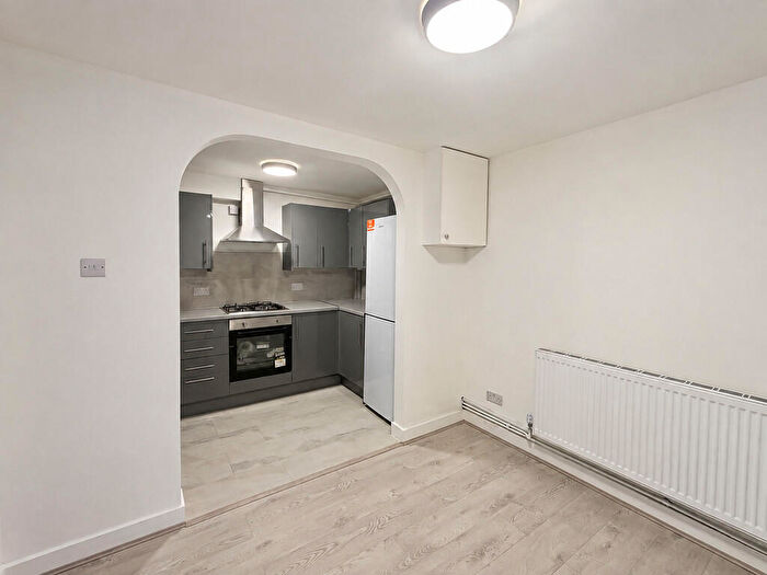 2 Bedroom Apartment To Rent In Lower Addiscombe Road, Croydon, CR0