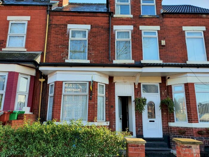 2 Bedroom Flat To Rent In Ash Tree Road, Crumpsall, Manchester, M8
