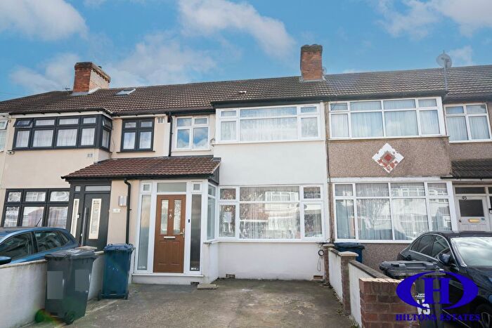 5 Bedroom Maisonette To Rent In Churchfield Road, First And Second Floor Flat, London, W3
