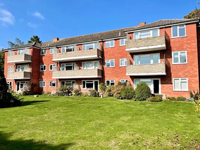 2 Bedroom Flat For Sale In Mannington Hall, Portarlington Road, Bournemouth, BH4