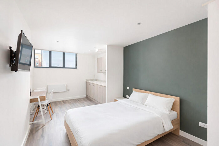 Apartment To Rent In Studio, Park Street, Bristol, BS1