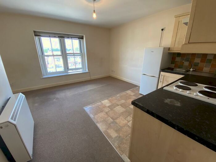 1 Bedroom Flat To Rent In High Street, Hoddesdon, EN11