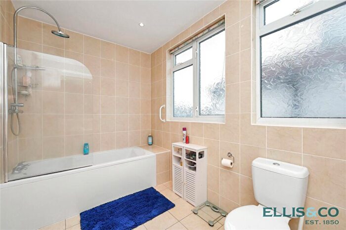 5 Bedroom Detached House For Sale In Claremont Park, Finchley, London, N3