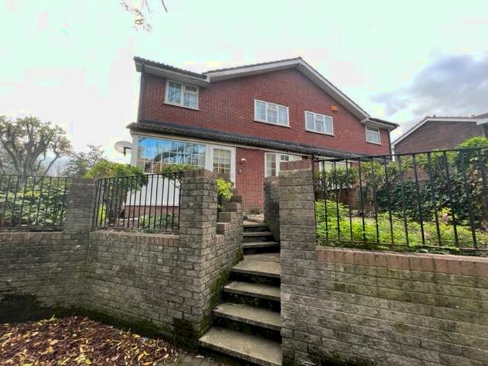2 Bedroom House To Rent In Kirkby Court, Cardiff, CF10