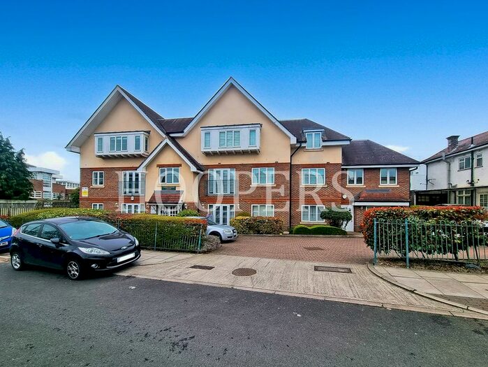 2 Bedroom Flat To Rent In Great North Way, London, NW4