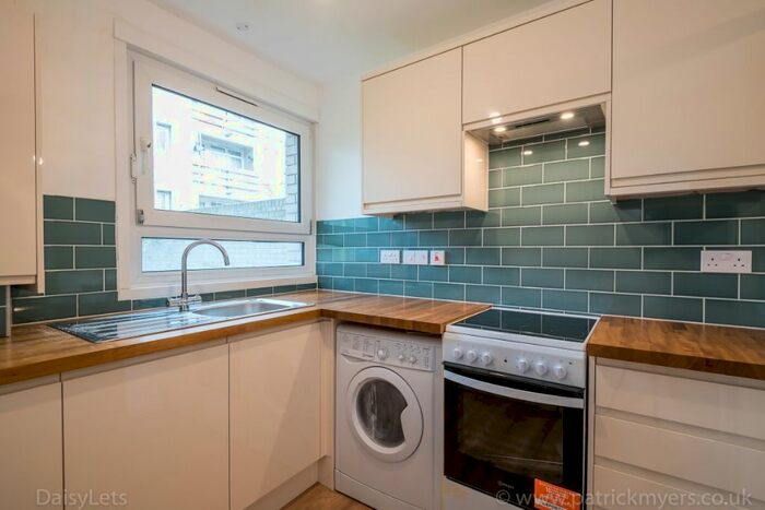 1 Bedroom Flat To Rent In North Crofts, Sydenham Hill, Forest Hill, London, SE23