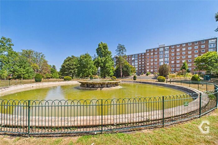 2 Bedroom Apartment For Sale In Milton Mount, Pound Hill, Crawley, West Sussex, RH10