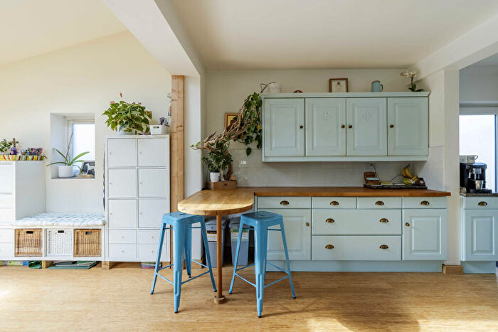 3 Bedroom Semi-Detached House For Sale In Atwood Drive, Lawrence Weston, Bristol, BS11