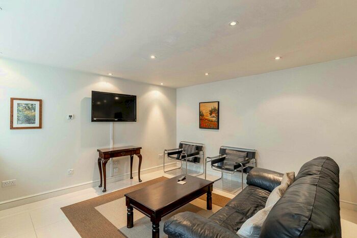 1 Bedroom Property To Rent In Addison Bridge Place, Kensington, W14