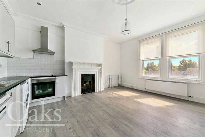 3 Bedroom Flat To Rent In Warham Road, South Croydon, CR2