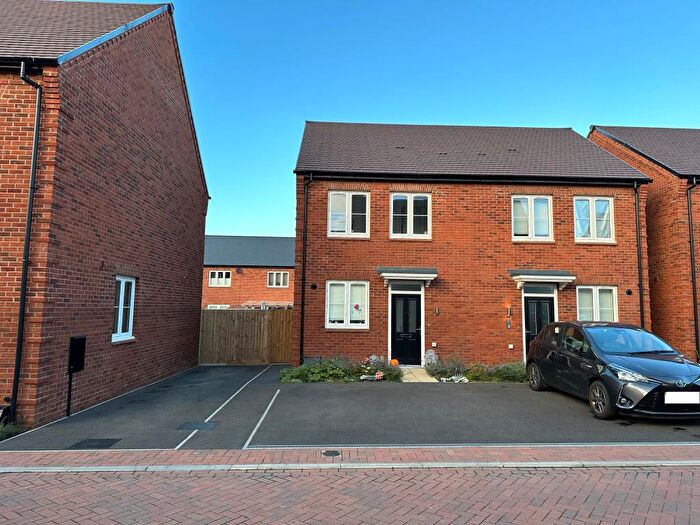 2 Bedroom Semi-Detached House To Rent In Chatham Close, Upper Heyford, OX25
