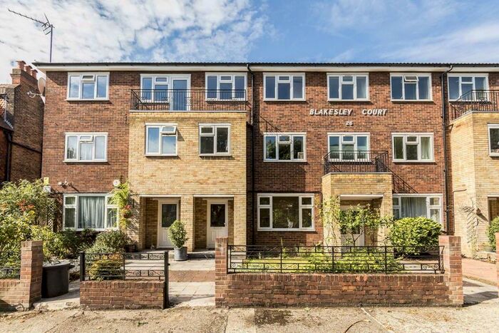 3 Bedroom Flat To Rent In Blakesley Avenue, London, W5