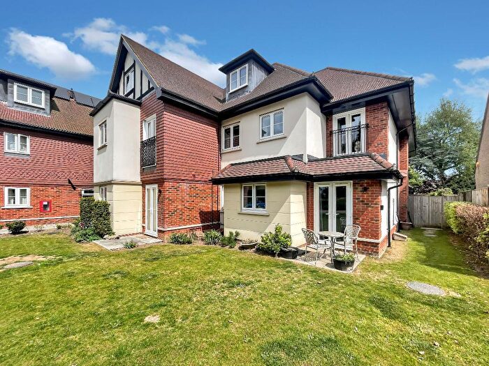 2 Bedroom Apartment To Rent In Limpsfield Road, Warlingham, Surrey, CR6