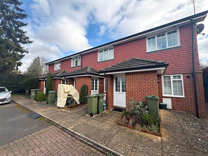 1 Bedroom Maisonette To Rent In Bartletts Court, Ash Vale, Aldershot, GU12