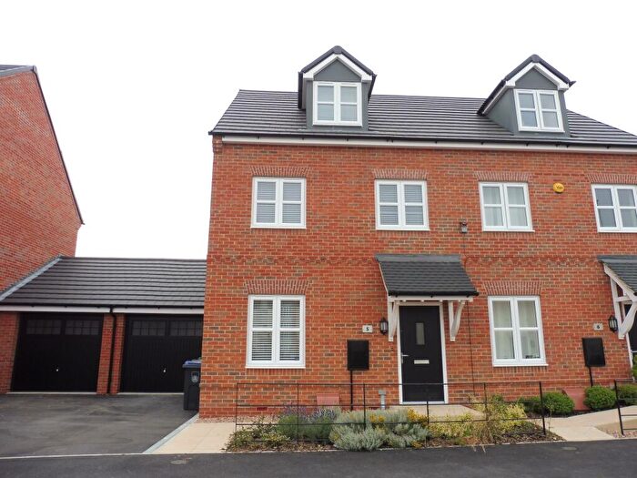 3 Bedroom Semi-Detached House To Rent In Mallard Close, Southam, CV47