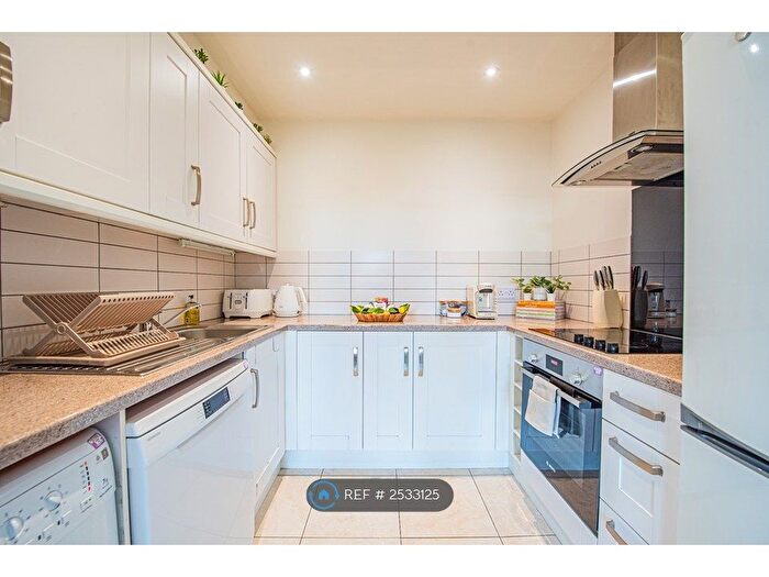 2 Bedroom Flat To Rent In Canfiled Gardens, London, NW6