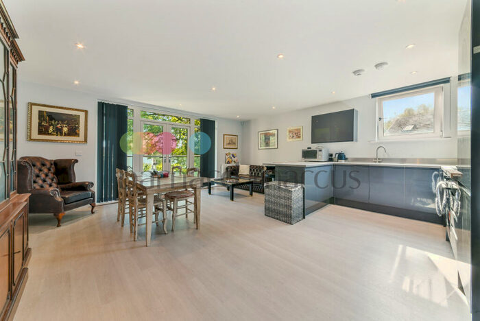 2 Bedroom Flat To Rent In Bevill Close, London, SE25