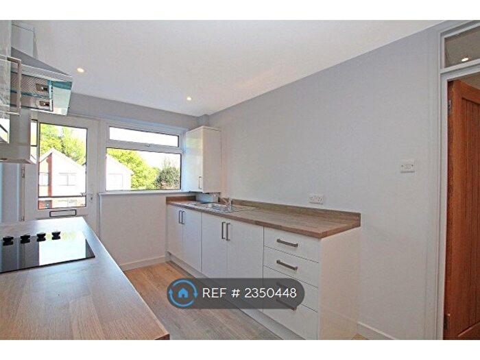 2 Bedroom Maisonette To Rent In Stockbridge Place, Chichester, PO19