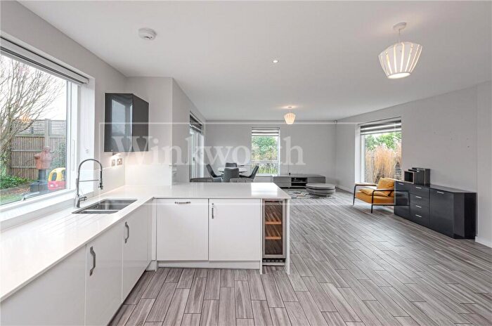 4 Bedroom Town House To Rent In Mark Twain Drive, London, NW2