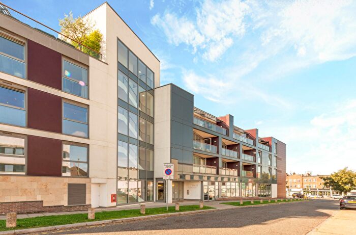 2 Bedroom Flat For Sale In Flower Lane, Mill Hill, NW7