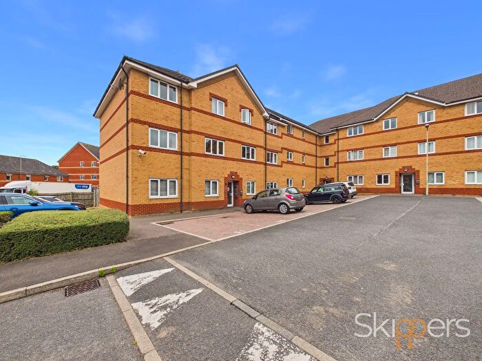 2 Bedroom Flat For Sale In Richmond Meech Drive, Kennington, TN24