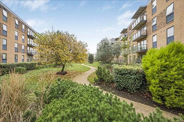 1 Bedroom Flat For Sale In Bassett House, Wimbledon, SW19