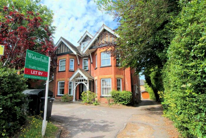 1 Bedroom Flat To Rent In Claremont Avenue, Woking GU22