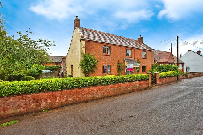 5 Bedroom Farmhouse For Sale In Front Street, Chedzoy, Bridgwater, TA7