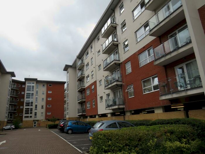 2 Bedroom Flat To Rent In Clarkson Court, Hatfield, AL10