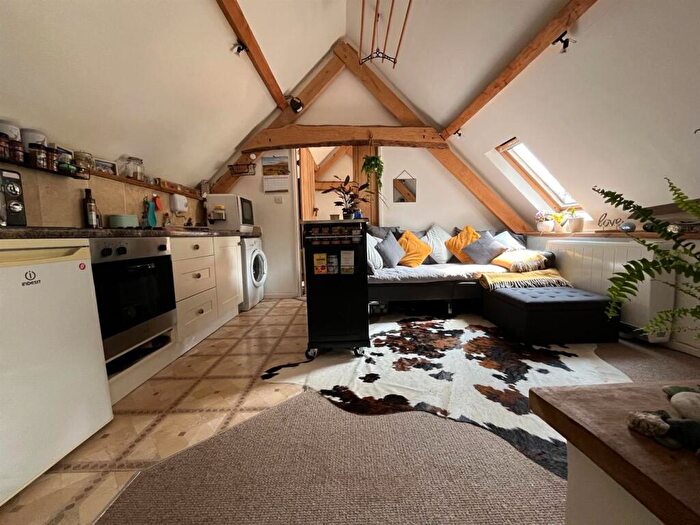 1 Bedroom Flat To Rent In Bickleigh, Tiverton, EX16