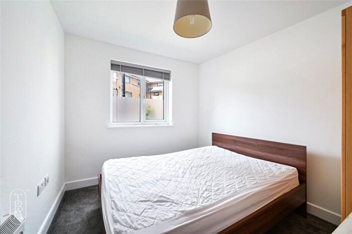 2 Bedroom Apartment To Rent In Morton Close, London, E1