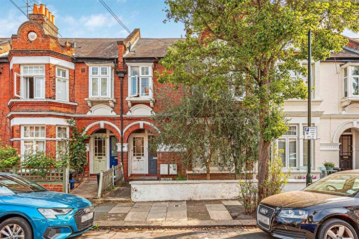 3 Bedroom Flat To Rent In Cowley Road, Mortlake, London, SW14