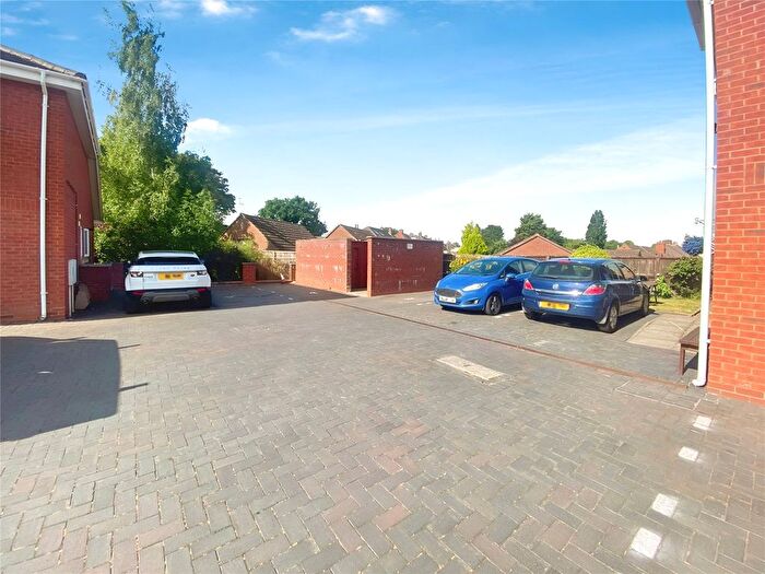 1 Bedroom Flat To Rent In Camp Hill Road, Nuneaton, Warwickshire, CV10