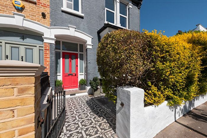 4 Bedroom End Terrace House For Sale In Pretoria Road, Leytonstone, London, E11
