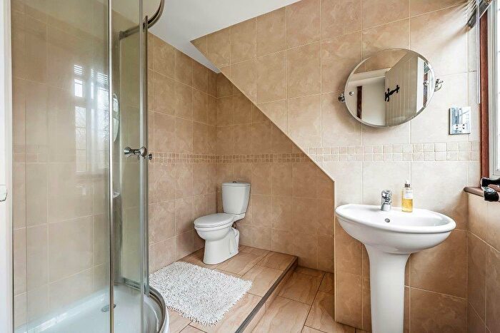 4 Bedroom Detached House For Sale In Meadowside, Great Bookham, KT23
