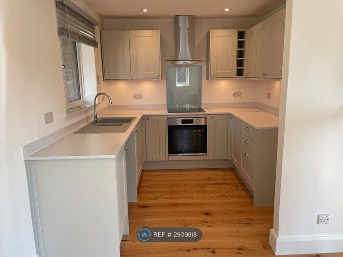 2 Bedroom Flat To Rent In Whitegates, Heathfield, TN21