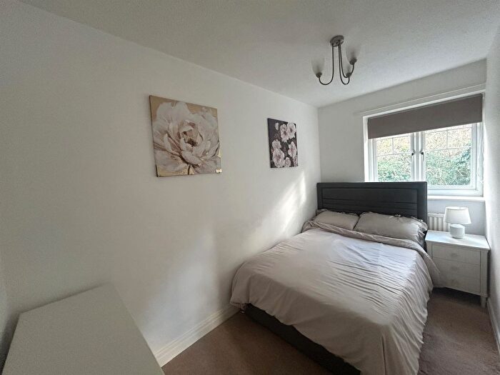 2 Bedroom Terraced House For Sale In Dunsford Close, Swindon, SN1