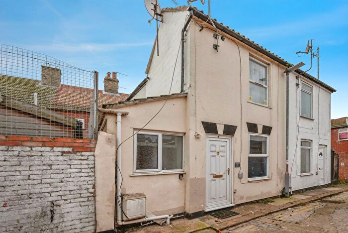2 Bedroom End Of Terrace House For Sale In Grove Cottages, Great Yarmouth, NR30