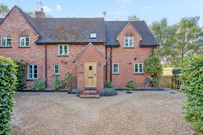 4 Bedroom Cottage For Sale In Nether Winchendon, Aylesbury, HP18