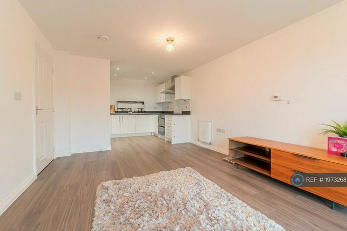 2 Bedroom Flat To Rent In Iconia House, Bromley, BR2