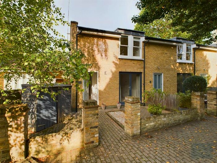 2 Bedroom End Of Terrace House To Rent In Sandycoombe Road, Twickenham, TW1