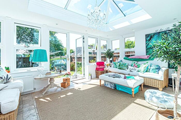 5 Bedroom Detached House For Sale In Stanbridge Road, Tilsworth, Leighton Buzzard, LU7